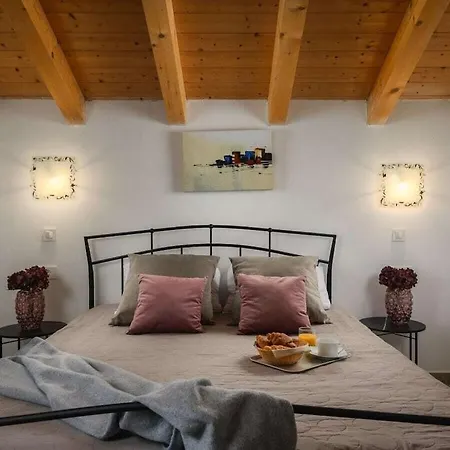 In With Swimming Pool Villa Rakalj