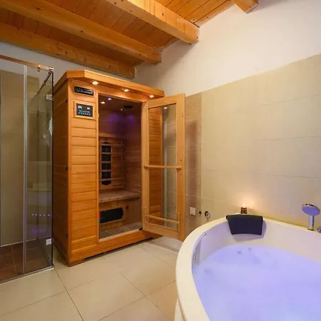 Villa In With Swimming Pool *