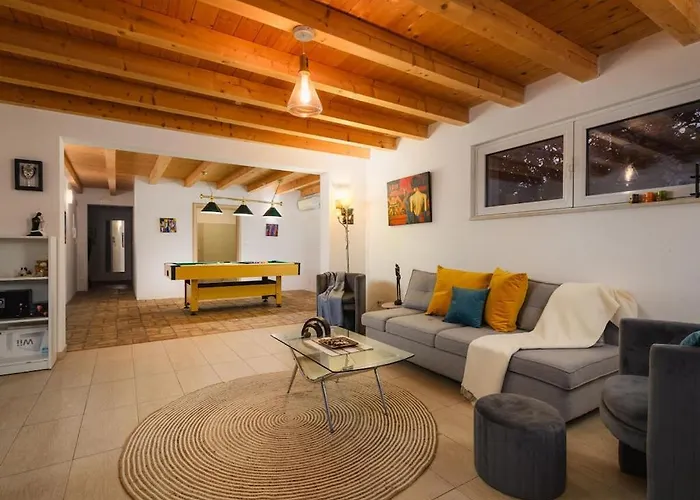 In With Swimming Pool Villa