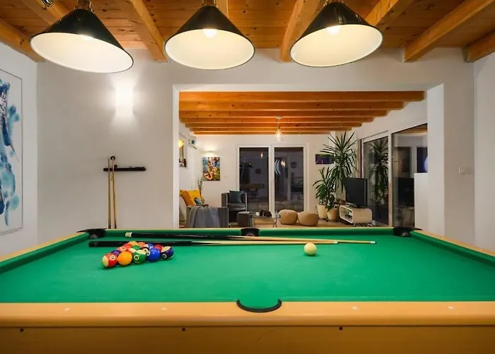 In With Swimming Pool * Rakalj