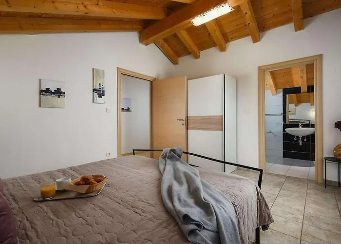 In With Swimming Pool * Rakalj